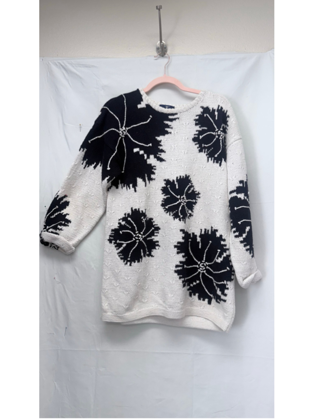 Women's Vintage Regatta Sport Floral Crew Neck Sweater White Black Size M